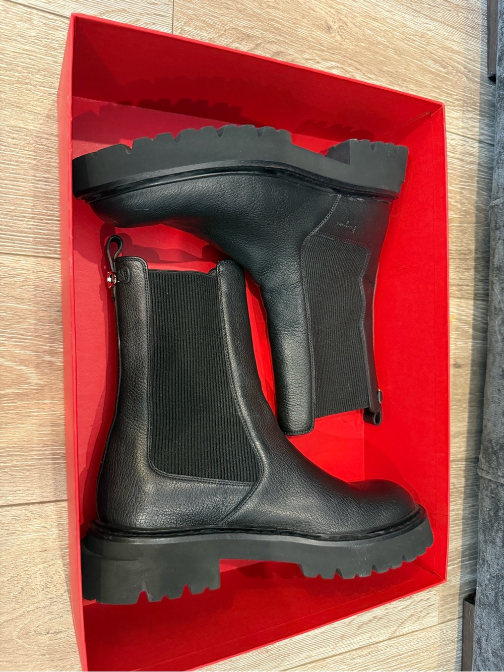 Salvatore Ferragamo Black Oderico Chelsea Boots 9.5 C - Picture 13 of 15
